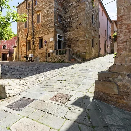 Guesthost - Medieval Charm - Cozy Vicopisano