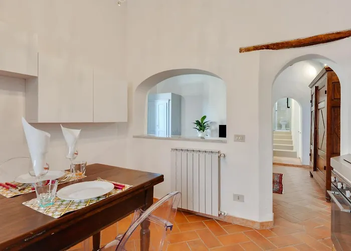 Guesthost - Medieval Charm - Cozy Lejlighed Vicopisano